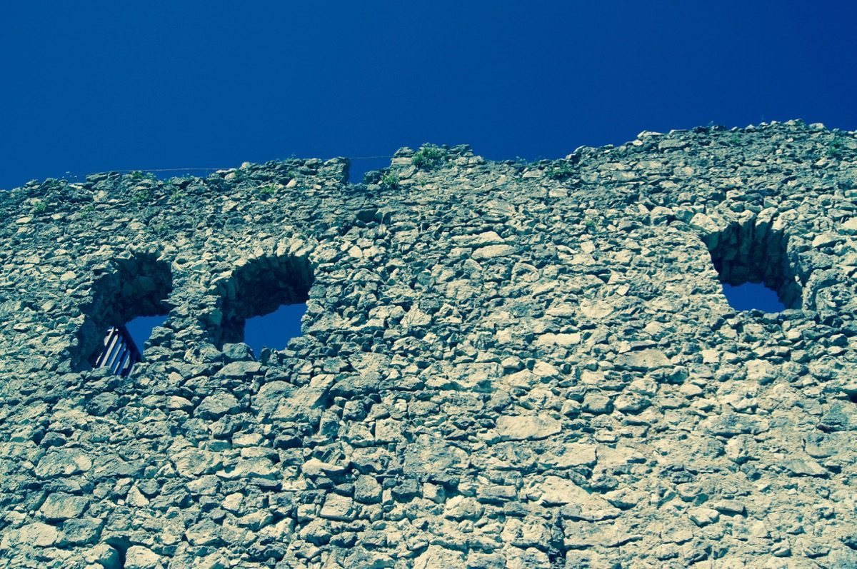 Foto of an old castle wall to protect against DDoS attacks